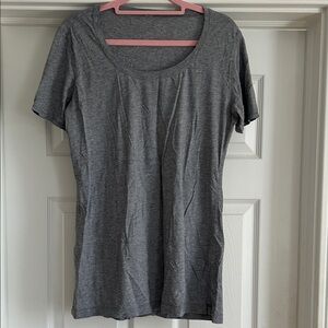 lululemon athletica Heather Gray Short Sleeve Tee